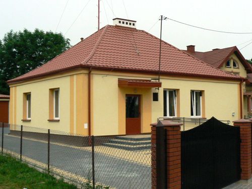 Budynek biblioteki - front, wejście