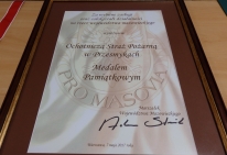 wyróżnienie medalem pamiątkowym dla OSP w Przesmykach przez Marszałka Województwa Mazowieckiego
